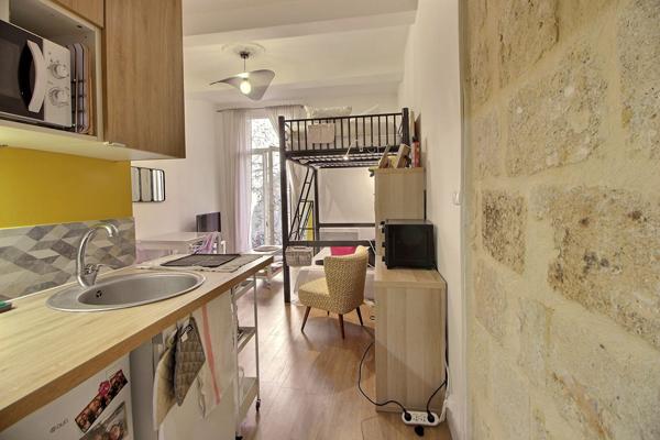 STUDIO de 22.53 m² avec jardin privatif de 15m² situé entre Gare et Comédie