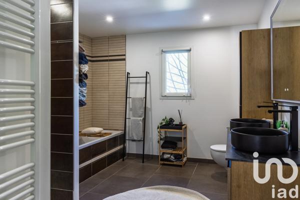 Maison à vendre 6 pièces 198 m² Ventabren