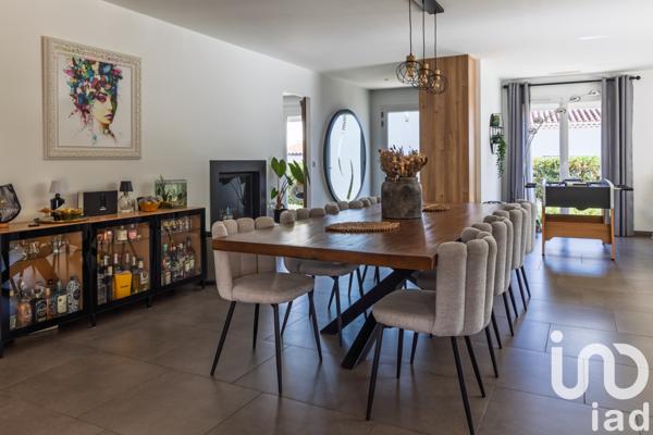 Maison à vendre 6 pièces 198 m² Ventabren