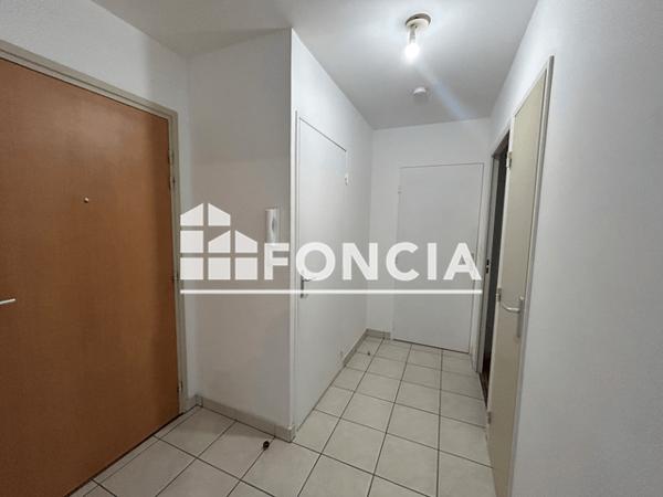 Location Appartement 2 pièces 45.43 m² - 33 RUE DESSEAUX Rouen 76100