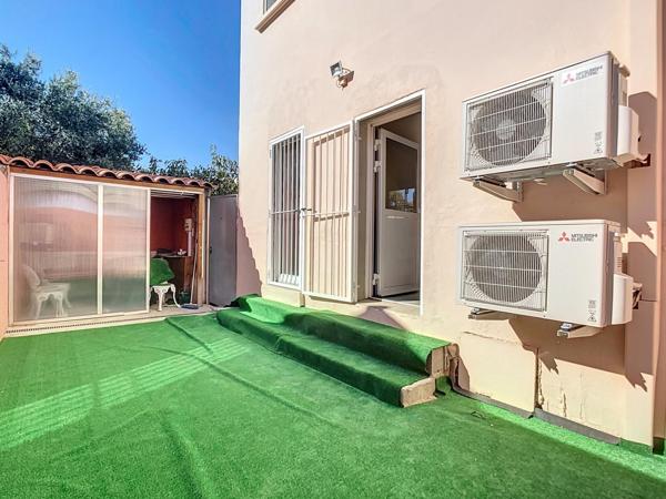 Maison 3 chambres bureau et grands garages