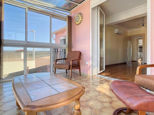 Maison 3 chambres bureau et grands garages