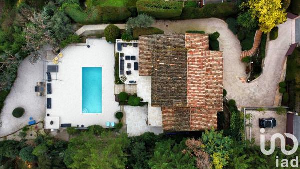 Maison 9 pièces de 320 m² à Mandelieu-la-Napoule (06210)