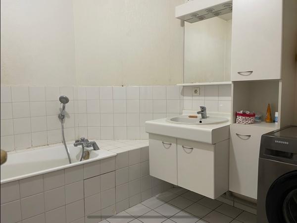 Appartement
         2 pièces
        - 62 m² 222 000 € *