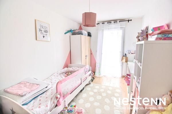 VENISSIEUX -CENTRE-VILLE- APPARTEMENT - T3 -70M2-TRANSPORTS- Gare de Vénissieux- METRO- TRAMWAY T4/T10-COMMERCES- BALCON -RANGEMENTS - SPACIEUX - GARAGE POSSIBLE EN SUP