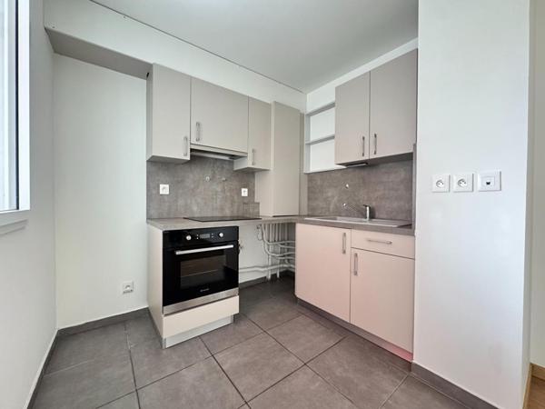A VENDRE : T2 à LILLE • • 163 000 € FAI • Réf. 1998