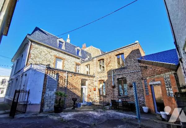 GIVET - PROCHE GARE
Ancien hôtel-restaurant
Location saisonnière actuellement