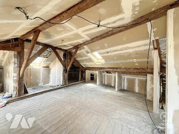 GIVET - PROCHE GARE
Ancien hôtel-restaurant
Location saisonnière actuellement