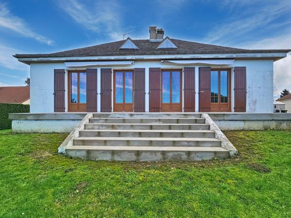 Maison 6 pièces 115m² sur sous-sol total proche Longueville