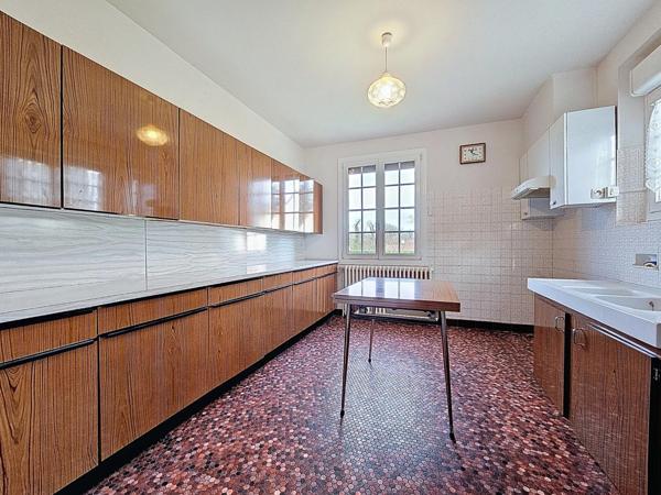 Maison 6 pièces 115m² sur sous-sol total proche Longueville