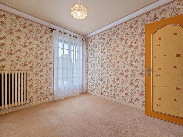 Maison 6 pièces 115m² sur sous-sol total proche Longueville