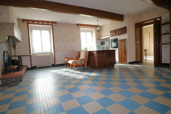 GRAND CORPS DE FERME  maison et dépendances