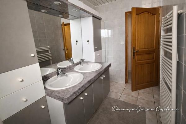 Maison familiale lumineuse avec beaux volumes à Monistrol-sur-Loire