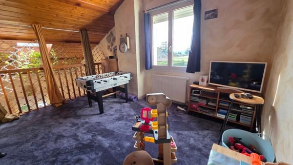Maison familiale lumineuse avec beaux volumes à Monistrol-sur-Loire