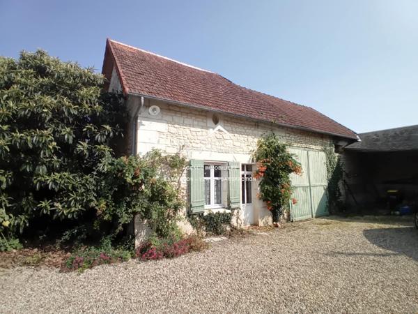 Vue sur la piscine, venez poser vos valises dans cette propriété
