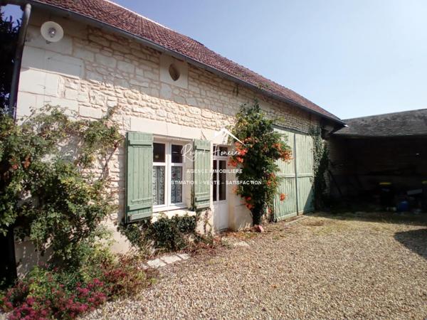 Vue sur la piscine, venez poser vos valises dans cette propriété