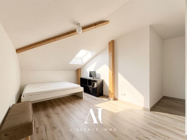 Appartement duplex T5, Suite parentale, Terrasse, Parking, Cave, année de construction 2021 - Crozet, 01170