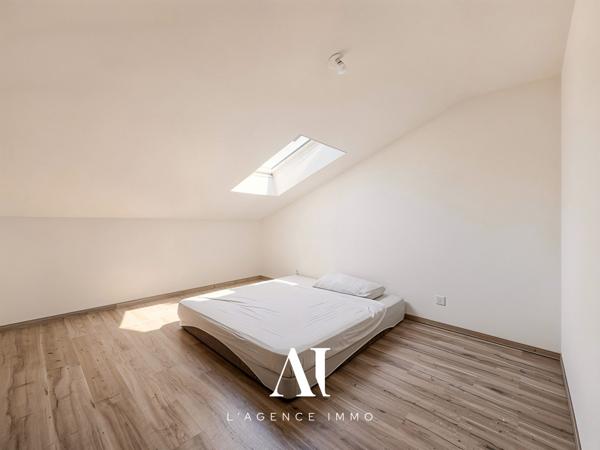 Appartement duplex T5, Suite parentale, Terrasse, Parking, Cave, année de construction 2021 - Crozet, 01170