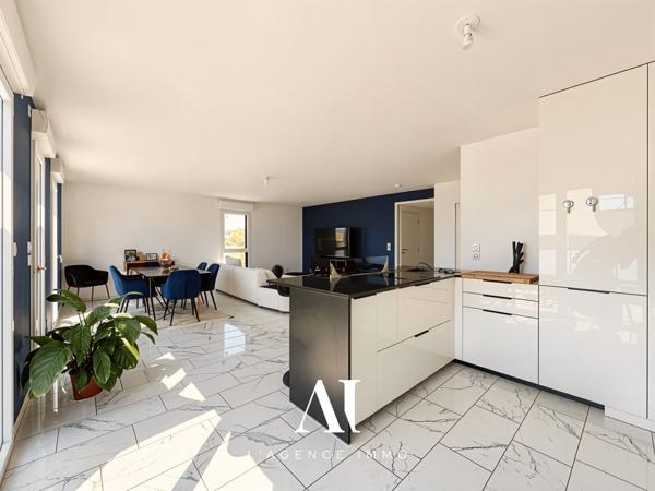 Appartement duplex T5, Suite parentale, Terrasse, Parking, Cave, année de construction 2021 - Crozet, 01170