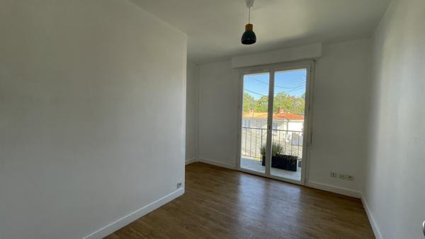 Appartement
                                                                                                                                                                                                                                                                                                                        4 pièce(s)                                                                                                                                                                                                          3 chambre(s)                                                                                                                                                                                                          83.48  m²