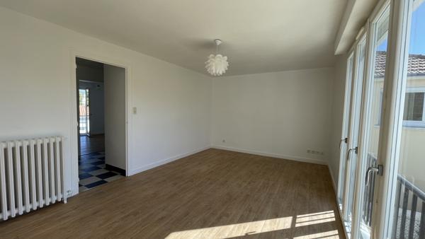 Appartement
                                                                                                                                                                                                                                                                                                                        4 pièce(s)                                                                                                                                                                                                          3 chambre(s)                                                                                                                                                                                                          83.48  m²
