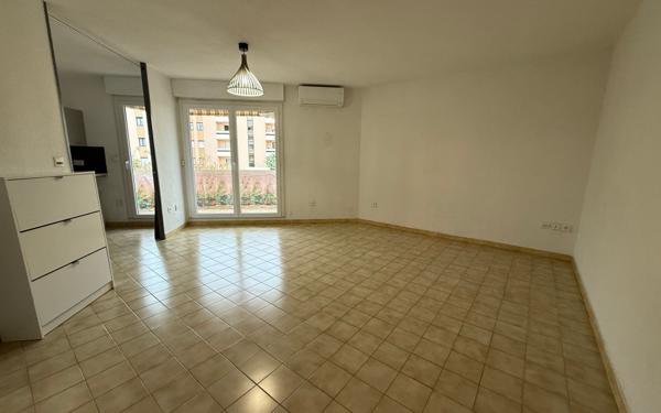 Appartement à vendre    2 pièces • 38,21 m2 Hyères