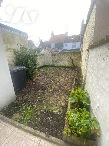 CALAIS SAINT PIERRE MAISON DE VILLE 3 CHAMBRES GARAGE JARDIN