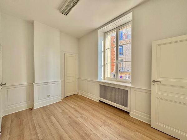 Local commercial Reims 220 m2