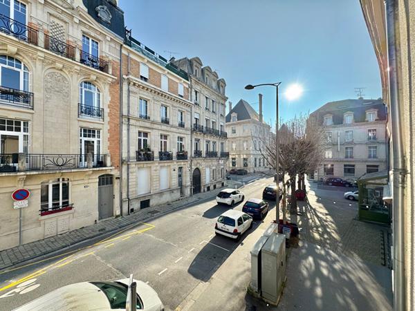 Local commercial Reims 220 m2