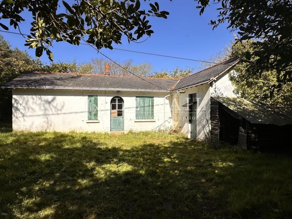 Maison du XIXe siècle avec dépendances dans un charmant domaine entre Nantes et la mer