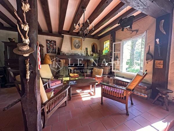 Maison du XIXe siècle avec dépendances dans un charmant domaine entre Nantes et la mer