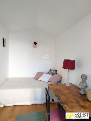 Versailles Notre-Dame, appartement 6 pièces avec terrasse situé au 2ème et dernier étage d'un immeuble ancien. €1 095 000 ** - Référence 27222