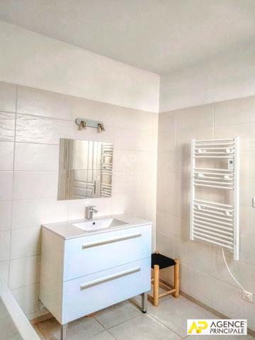 Versailles Notre-Dame, appartement 6 pièces avec terrasse situé au 2ème et dernier étage d'un immeuble ancien. €1 095 000 ** - Référence 27222