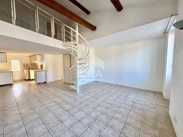 Duplex T4 de charme au coeur de Saint-Cyr-sur-Mer ? 86.91 m2