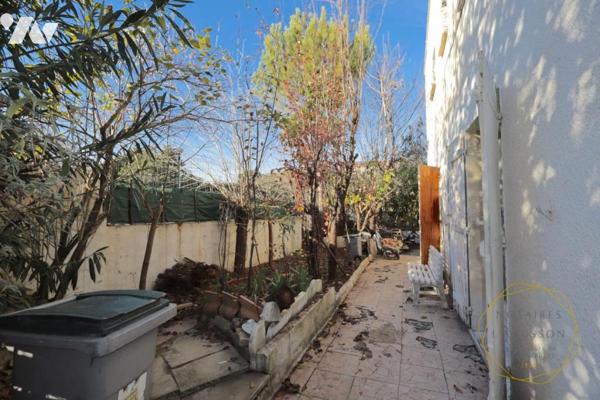 Maison avec jardin et garage à rénover à SOMMIERES