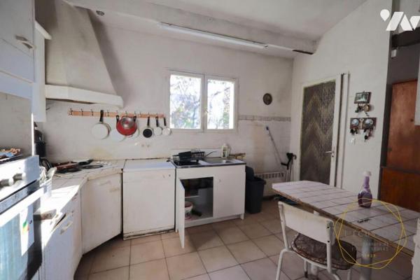 Maison avec jardin et garage à rénover à SOMMIERES