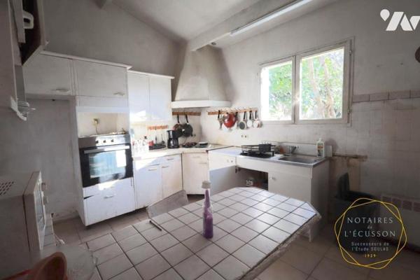 Maison avec jardin et garage à rénover à SOMMIERES