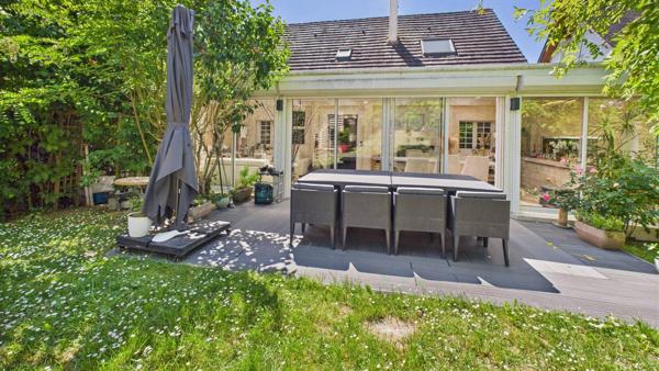 Saintry-sur-Seine (91250) Charmante maison familiale avec sous-sol total de 228m2 (118m2 habitable) – Saintry-sur-Seine (91250)