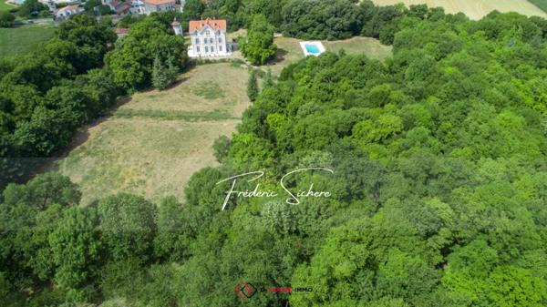 Maison à vendre 13 pièces de 341 m²