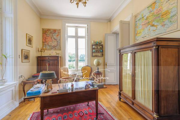 Maison à vendre 13 pièces de 341 m²