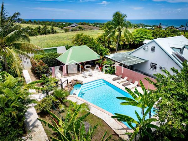 MAGNIFIQUE PROPRIETE COMPRENANT UNE VILLA ET CINQ GITES