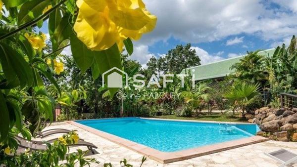 MAGNIFIQUE PROPRIETE COMPRENANT UNE VILLA ET CINQ GITES