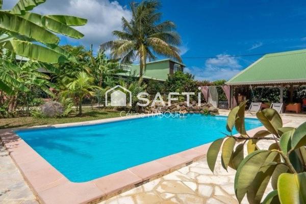MAGNIFIQUE PROPRIETE COMPRENANT UNE VILLA ET CINQ GITES