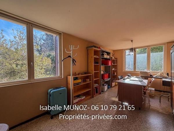 Maison individuelle à Cournon D'Auvergne 5 pièce(s) 80 m2, dépendances sur  jardin