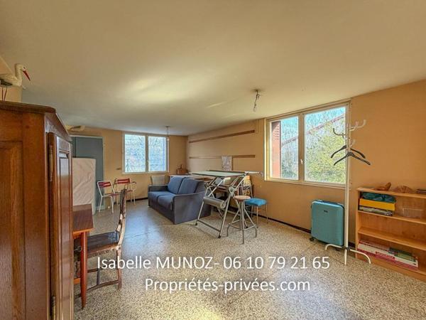 Maison individuelle à Cournon D'Auvergne 5 pièce(s) 80 m2, dépendances sur  jardin