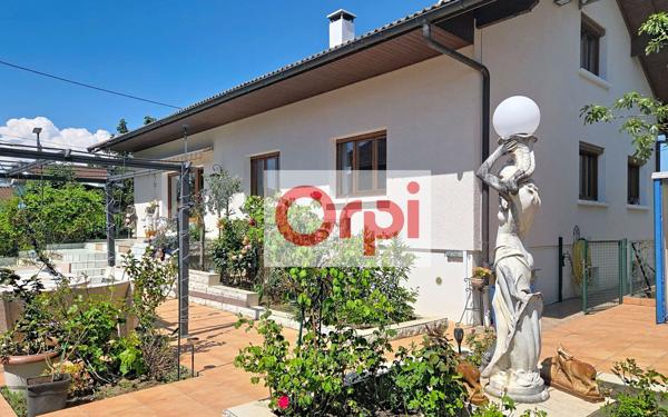 Maison à vendre    9 pièces • 198,58 m2 Annemasse