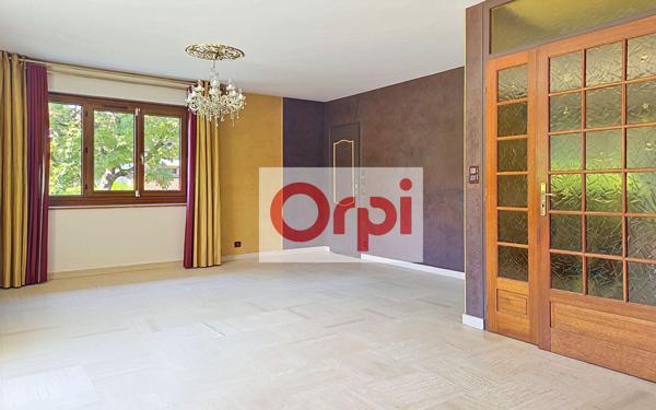 Maison à vendre    9 pièces • 198,58 m2 Annemasse