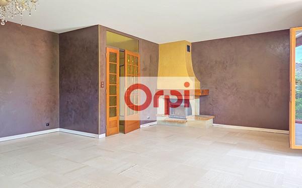 Maison à vendre    9 pièces • 198,58 m2 Annemasse