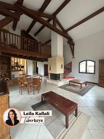 Maison familiale 7 pièces de 209m² et 1250m² de terrain - Millery