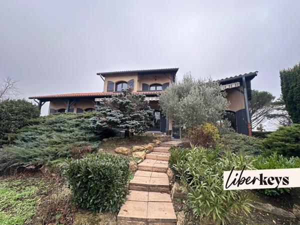 Maison familiale 7 pièces de 209m² et 1250m² de terrain - Millery